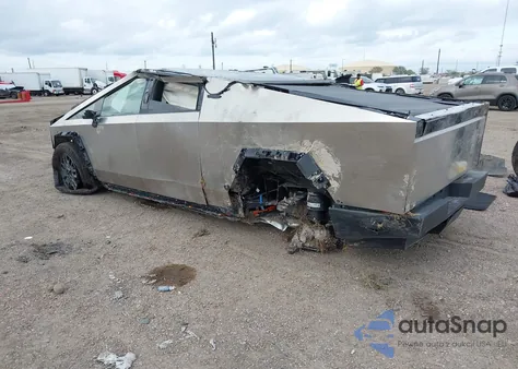 2024 Tesla Cybertruck Cyberbeast z USA, uszkodzony, nr VIN 7G2CEHEE4RA047686